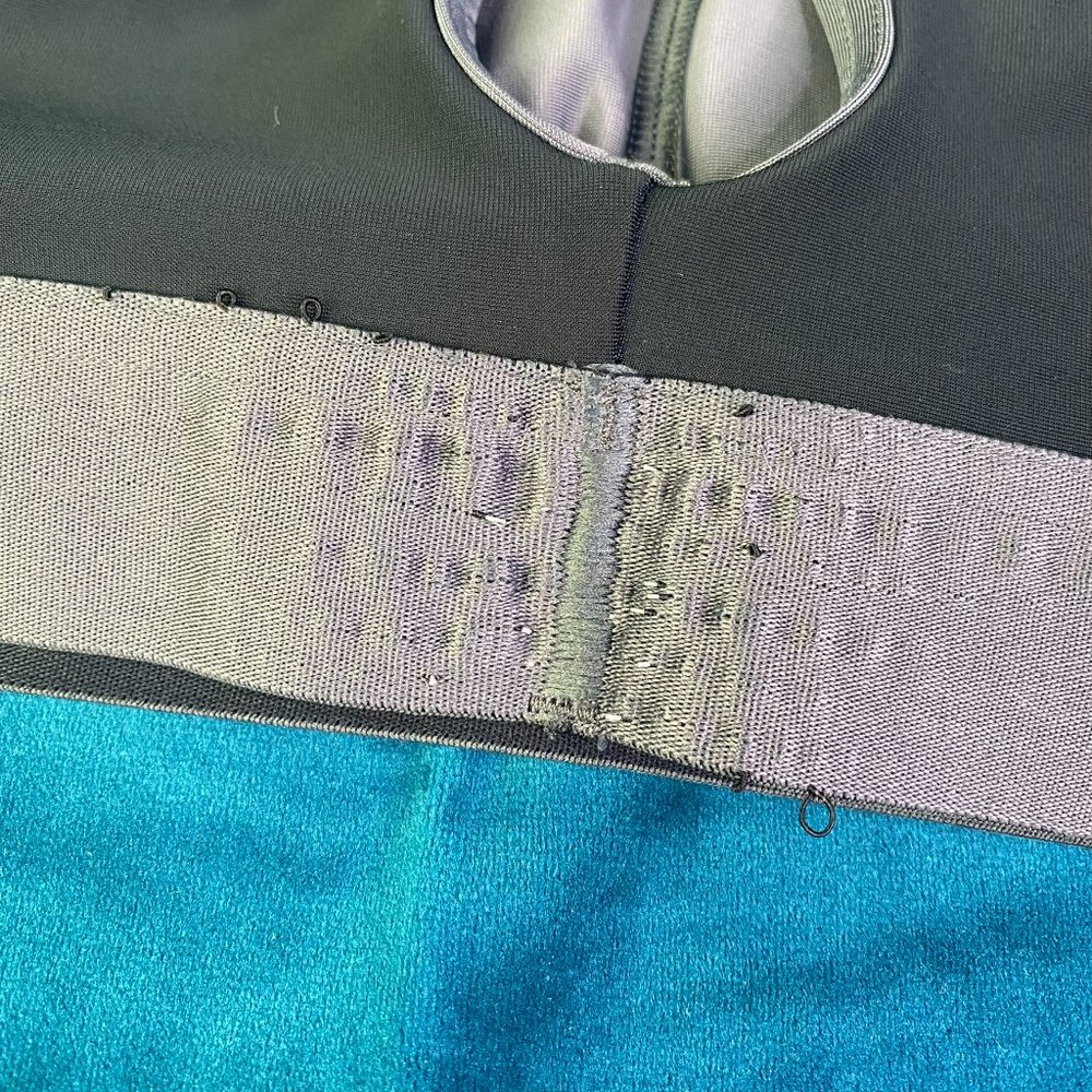 Under Armour Gray Crossback Mid Sports Bra - Picture 3 of 5